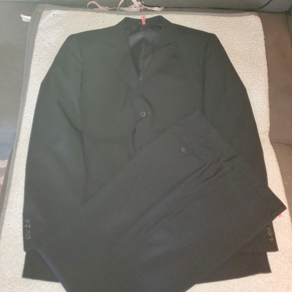 NWOT Cigliano Platinum Suit